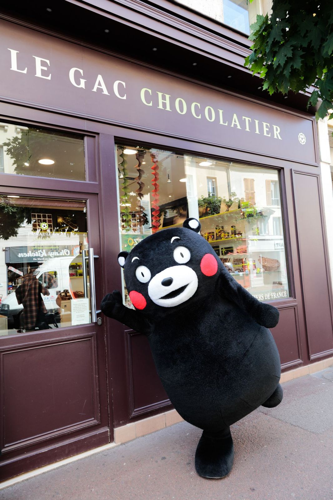くまモンがパスカル ル ガックさんを訪ねていた その１ チョコレート専門サイト プロのチョコレートジャーナリスト 市川歩美