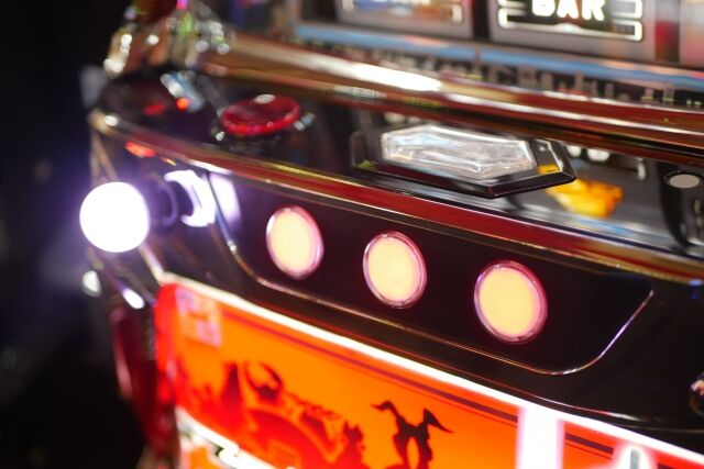 悲報 パチスロ業界 負けやすく まぐれ勝ちしにくい 6号機の失敗でヘビーユーザーも見切りをつける Az通信 悲報 パチスロ業界 負けやすく まぐれ勝ちしにくい 6号機の失敗でヘビーユーザーも見切りをつける Az通信