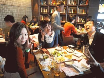 オタクの出会いの場アニコンの写真が出回る これワイらが行けば無双できるだろ Az通信