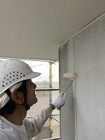 4-21外壁中塗りダイナミックフィラー塗布 (1)