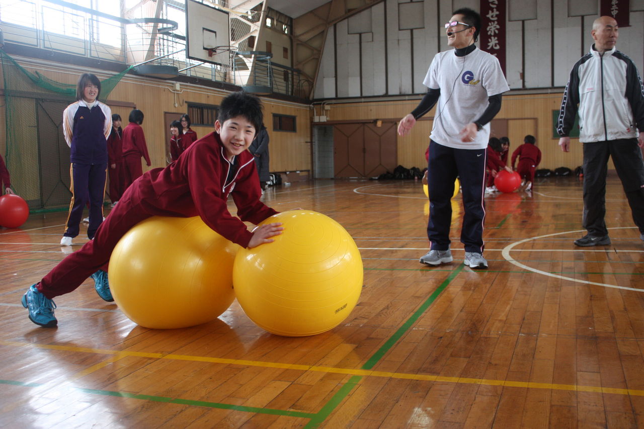Npoスポーツクラブバンビィ Gボールで体幹トレーニング In会津坂下町坂下二中 あざみままの勝手にひとり言 Npoスポーツクラブバンビィ Gボールで体幹トレーニング In会津坂下町坂下二中 あざみままの勝手にひとり言