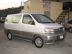 売約済 ツインテレビが自慢のサルーンワゴンisuzuフィリー 中身は日産エルグランド フィリピン中古車販売アズオートaz Auto最新在庫情報