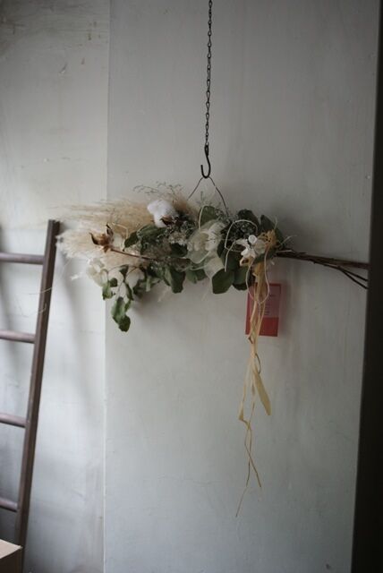 Flowerhanger white1