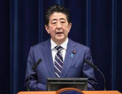 首相記者会見 首相、現金給付の意向表明