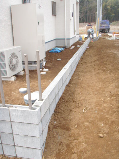 隣地境界ブロック塀 つくば市 我孫子市の外構 造園屋 あずさランドスケープの現場日誌 隣地境界ブロック塀 つくば市 我孫子市の外構 造園屋 あずさランドスケープの現場日誌