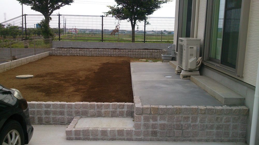 庭整地 花壇 犬走り 野田市 我孫子市の外構 造園屋 あずさランドスケープの現場日誌 庭整地 花壇 犬走り 野田市 我孫子市の外構 造園屋 あずさランドスケープの現場日誌