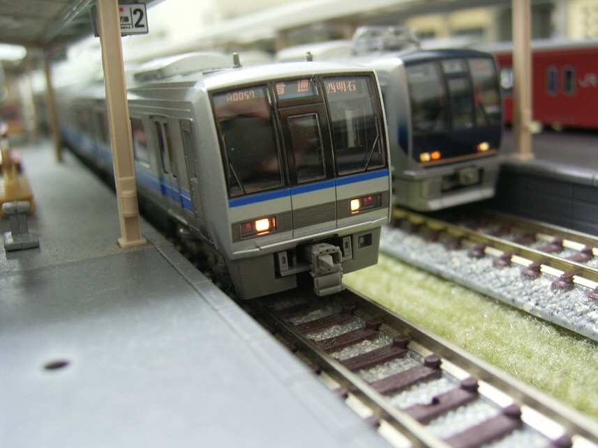 KATO 321系7両セット & TOMIX 207系1000番台への小加工 : 帰ってきて