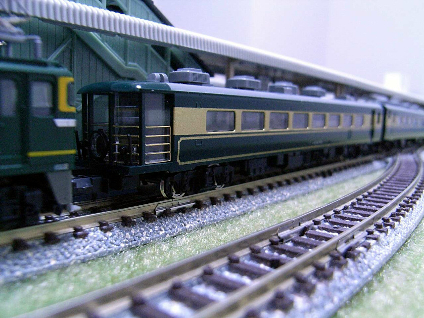 TOMIX 14-700系サロンカーなにわ : 帰ってきてしまった 穂高の雑記帳