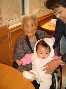 ひいばあちゃん にわとりクラブ