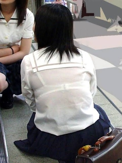 透け制服中学生エロ画像2
