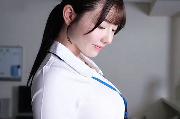 彩月七緒｜こっそり誘惑する小悪魔ナース、甘い囁きで翻弄する特別な時間