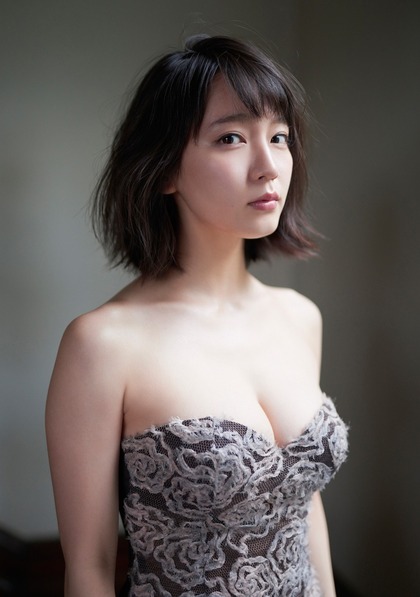 yoshioka-riho_09037