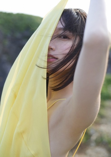 yoshioka-riho_09035