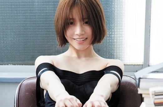 河北彩花：至高の曲線美。瑞々しい感性が宿る一瞬の情動。