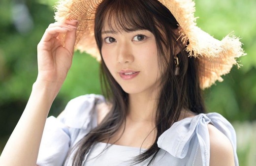 愛才りあが魅せる瑞々しい容姿トップ画像