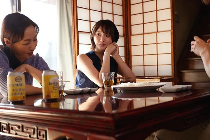 新妻ゆうか|圧倒的な腰使いが印象的な人妻との濃密なひととき