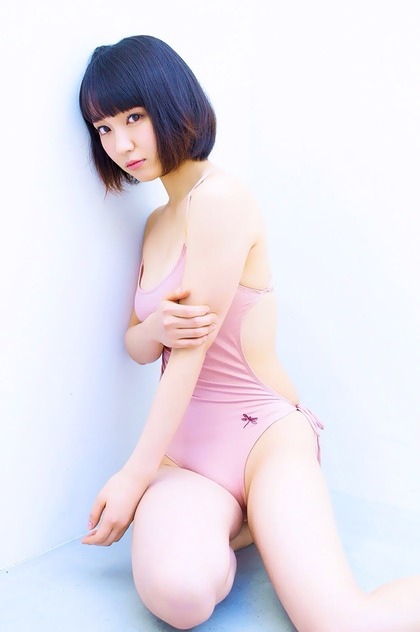 yoshioka-riho_09039