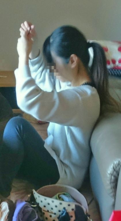 姉の室内盗撮エロ画像4