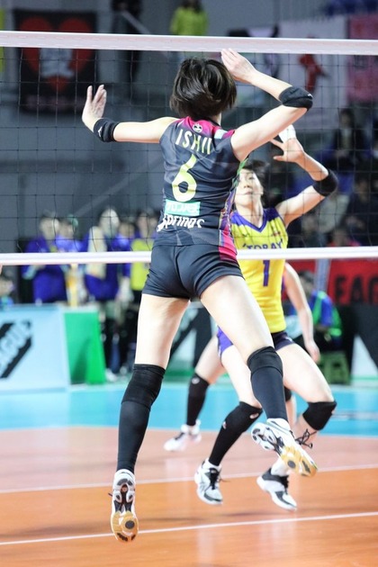 石井優希:コート上で放つ瑞々しい感性と躍動のシルエット