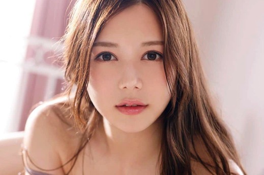 白峰ミウが魅せる瑞々しい容姿トップ画像