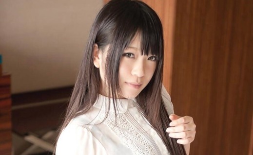 南梨央奈