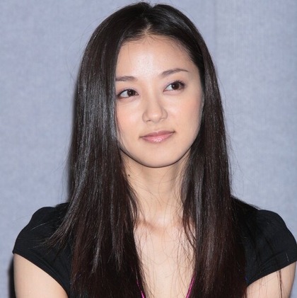 中越典子