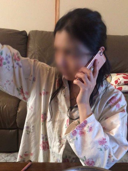 姉の室内盗撮エロ画像7