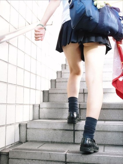 尻肉ミニスカ女子高生エロ5