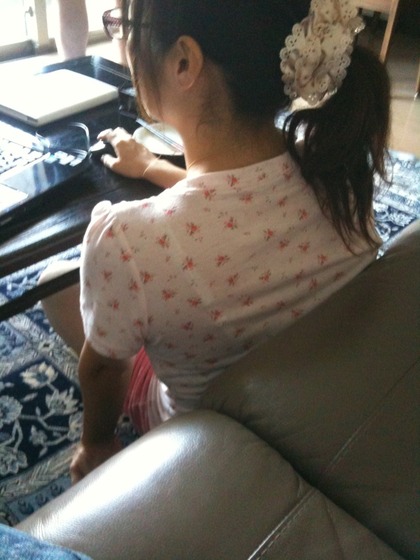 姉の室内盗撮エロ画像3