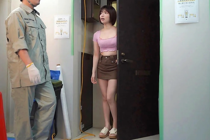 石原希望｜工事の騒音にまぎれながら隣室の女子大生と秘密の関係に…