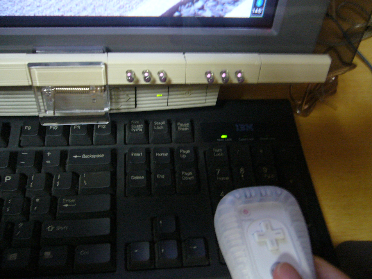 Wiiリモコン到着 Windows上で動作確認ok Die By The Swordのブログ