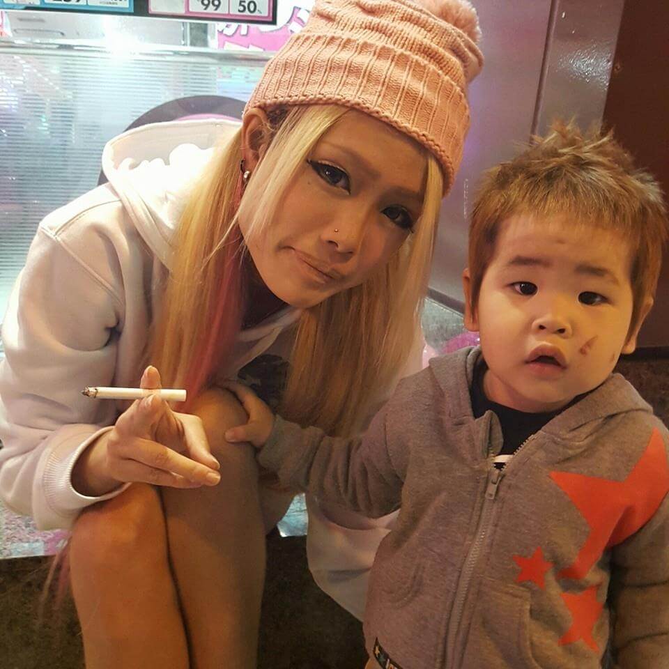 伊藤絵理香と羽渕駿容疑者 2歳児にタバコ吸わせる動画をfacebook投稿 備忘録b2s