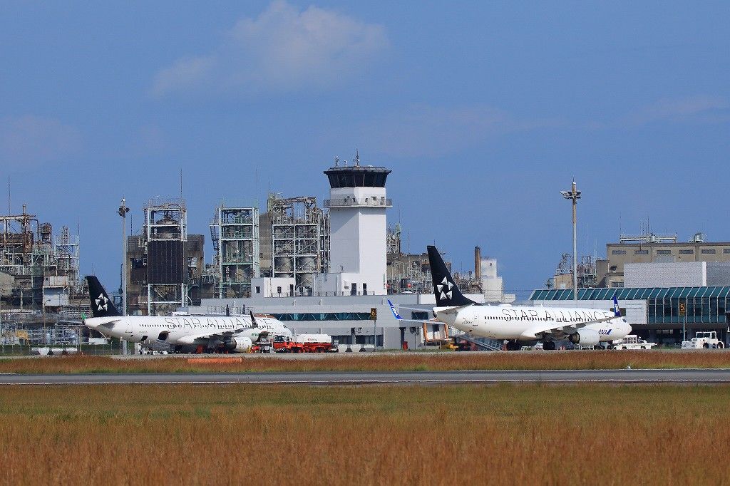 スタアラ並び 松山空港からこんにちは