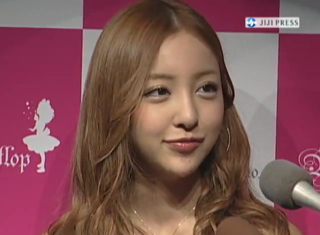 板野友美 動画 私もいつか自分の夢をakbを卒業してかなえたらいいなと思っている Youtubeセクシー動画 写真