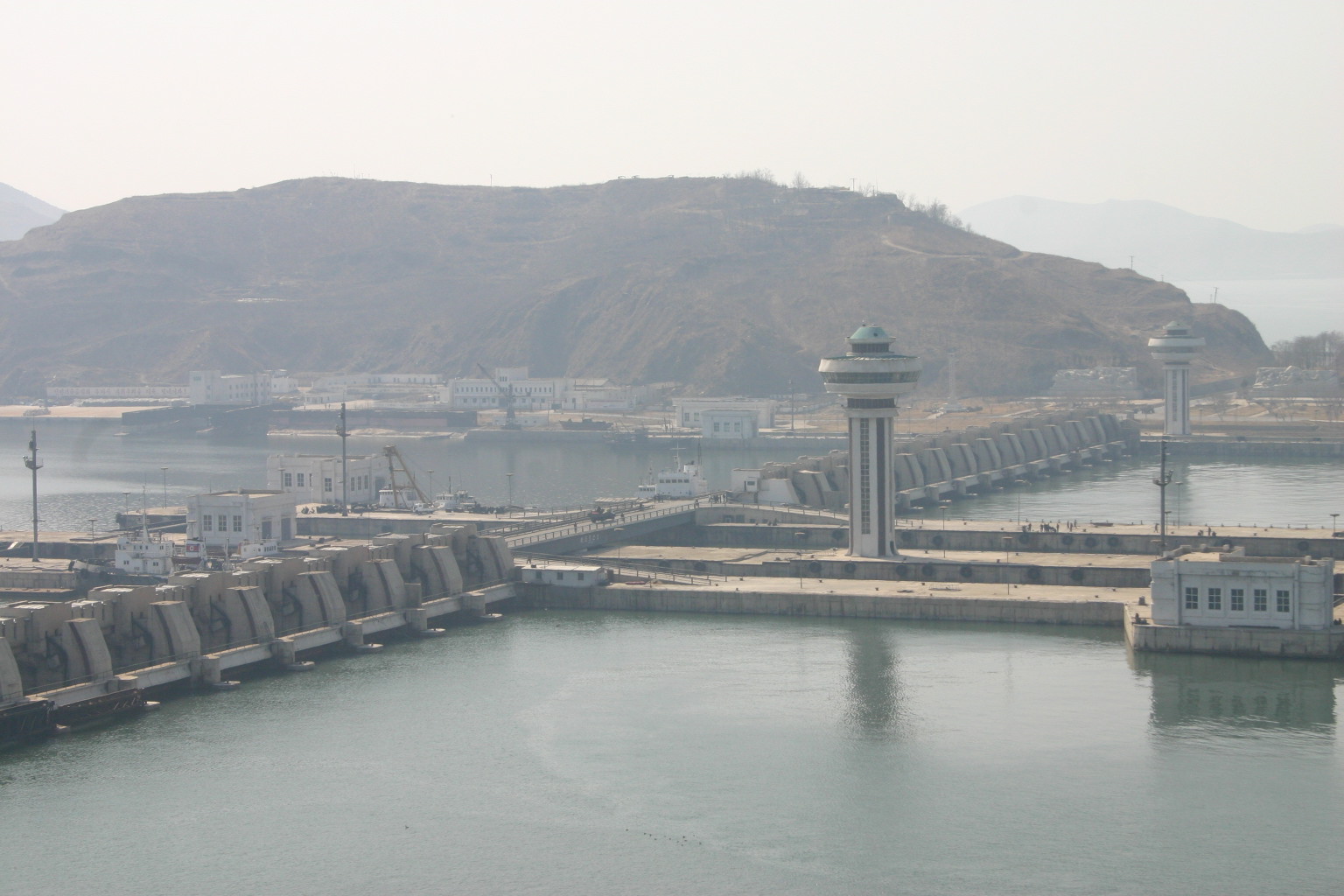 チビの世界旅行 北朝鮮 ３日目 チビのひと休みひと休み