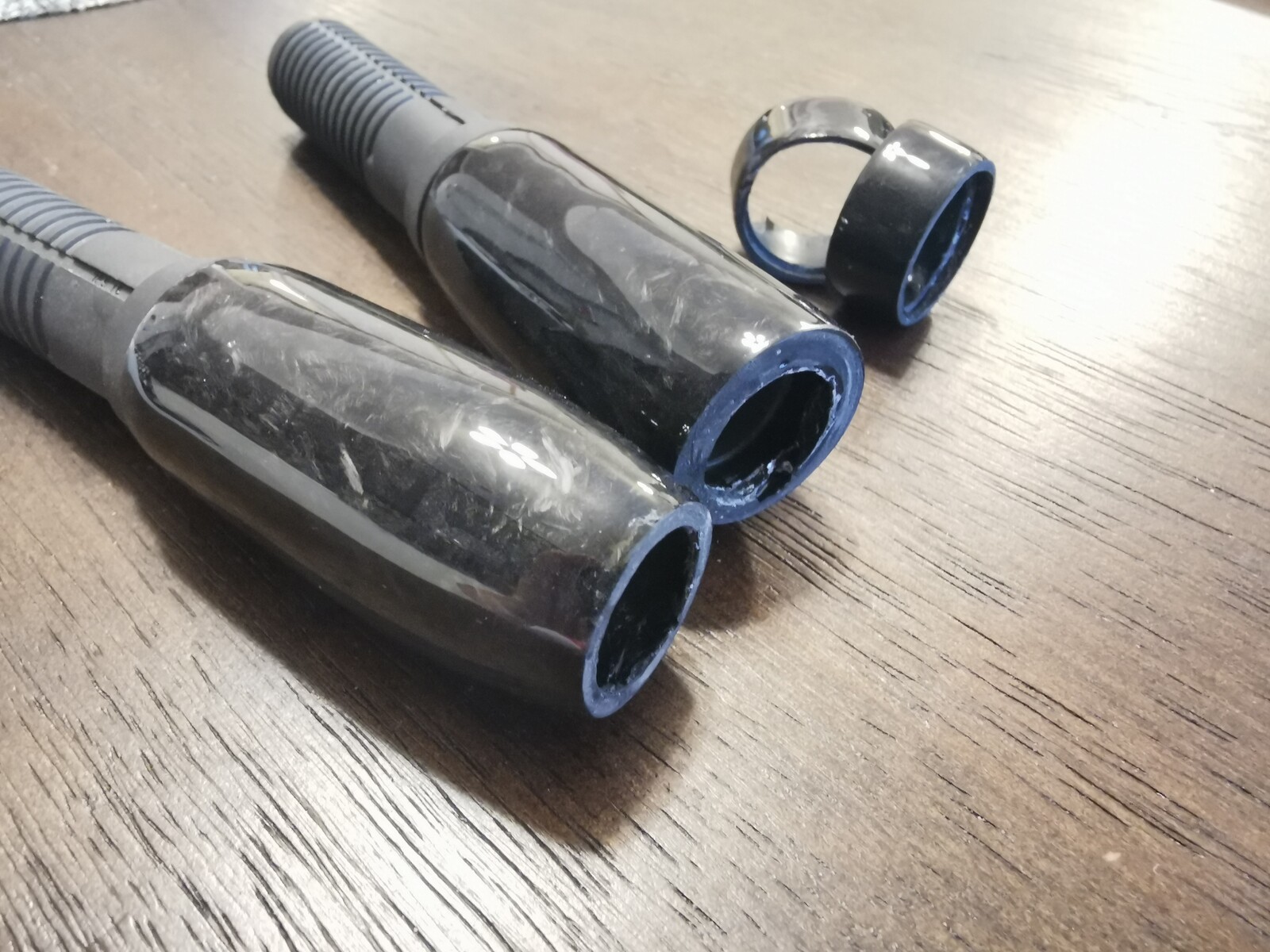 Ipsリールシート用カーボン樹脂グリップの試作品が完成 某携帯ショップ店員の頭の中