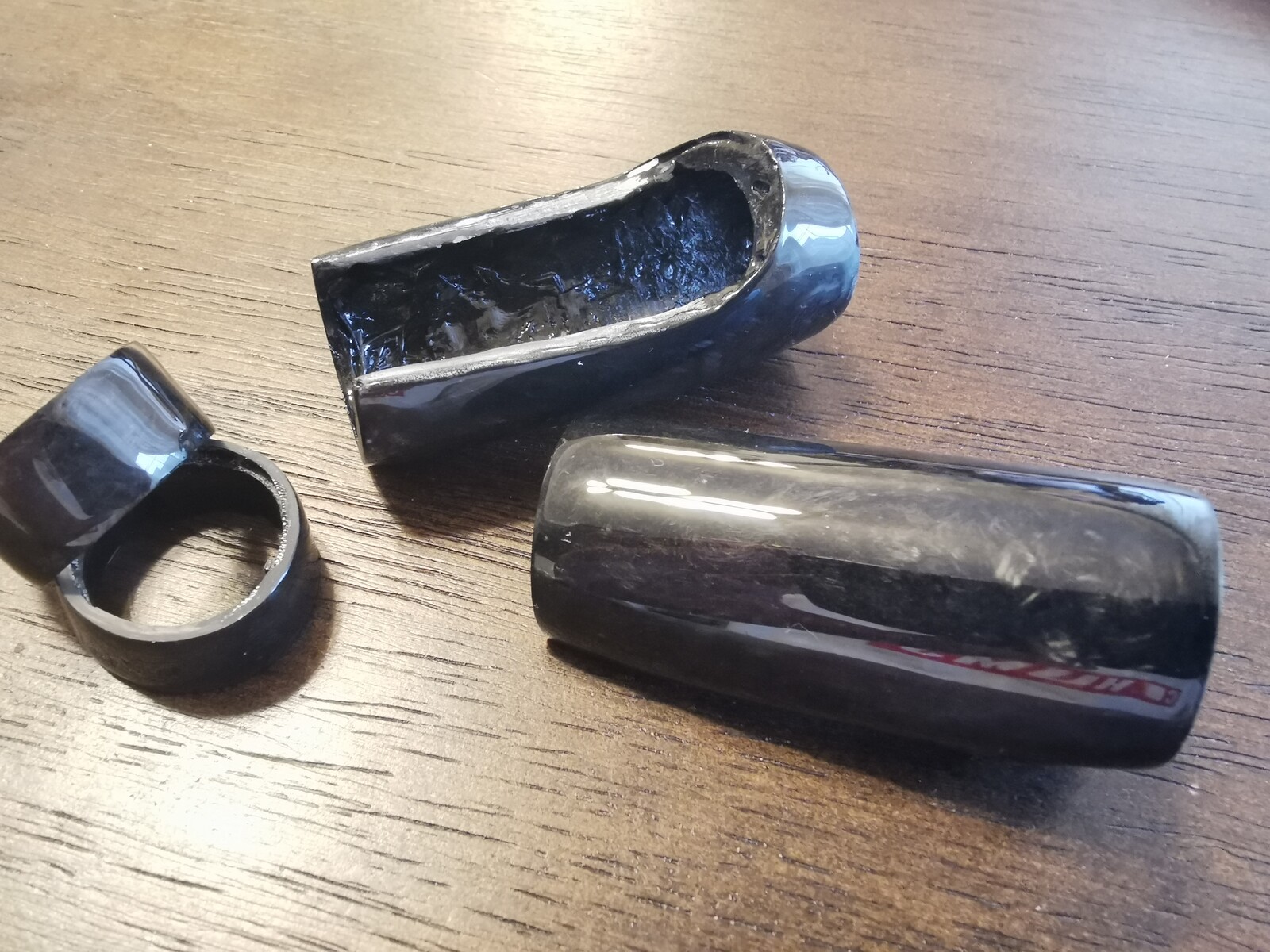 Ipsリールシート用カーボン樹脂グリップの試作品が完成 某携帯ショップ店員の頭の中