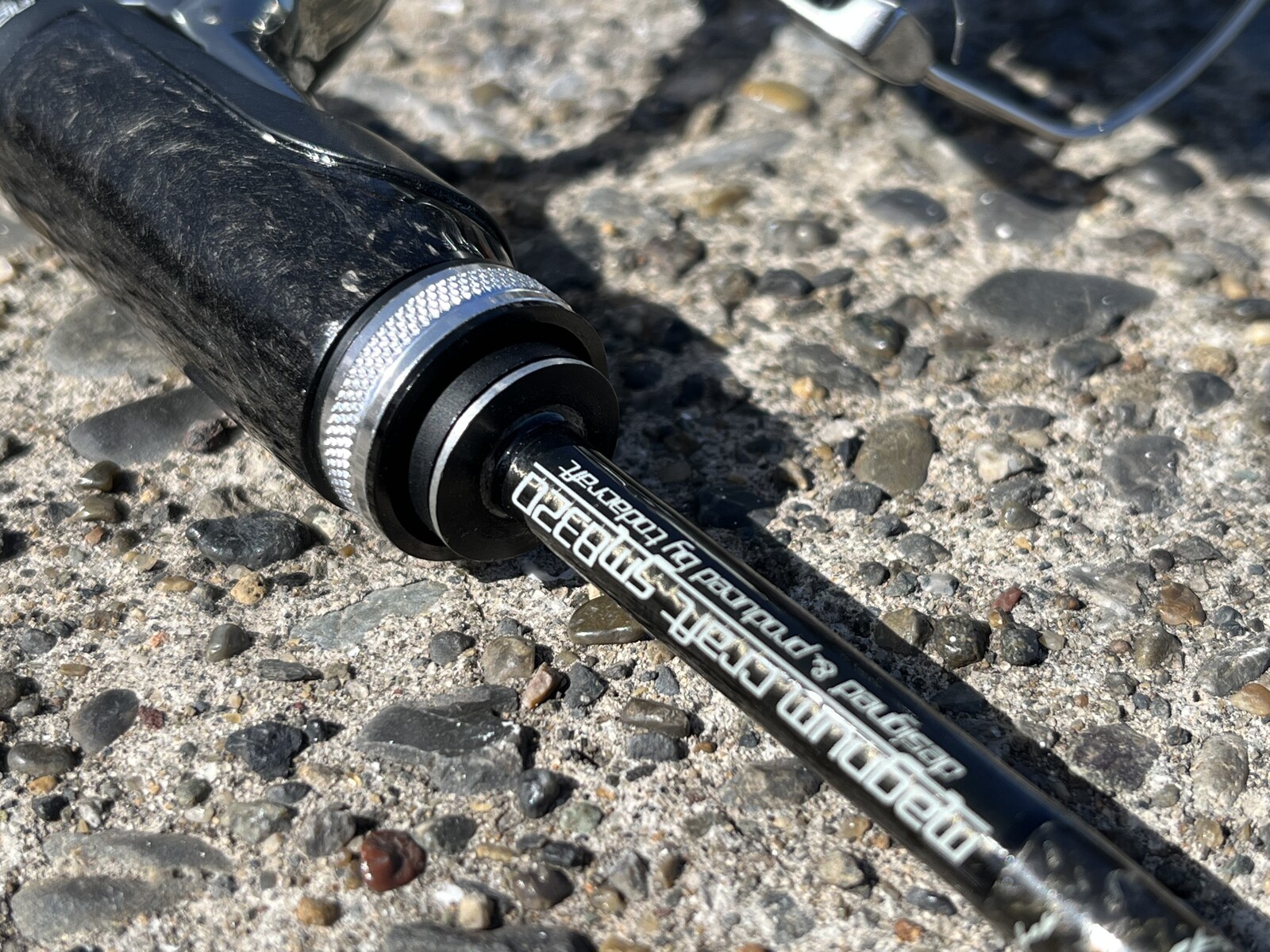 第1回。釣り場で見つけたビルドロッドを紹介するよ！ : 某携帯