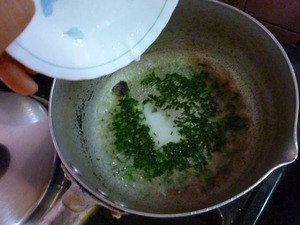 小松菜おひたしモグモグ1