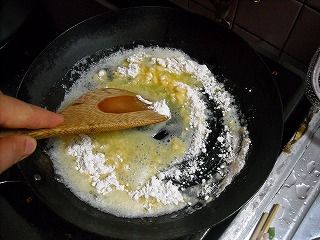 ホワイトソース　小麦粉