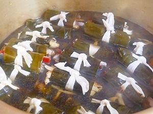 2014年おせち料理　鯖の昆布巻き4