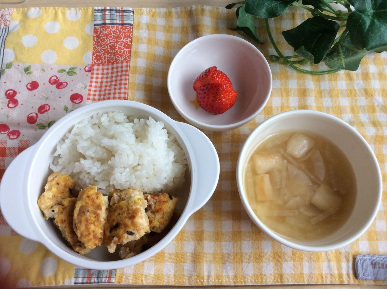 幼児食前半 麩と大根のお味噌汁 家庭保育所の幸せ和の給食 離乳食インストラクター協会代表理事 保育士 中田馨の 和の離乳食レシピ Blog