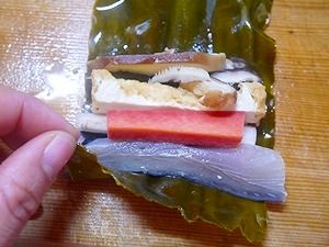 2014年おせち料理　鯖の昆布巻き2