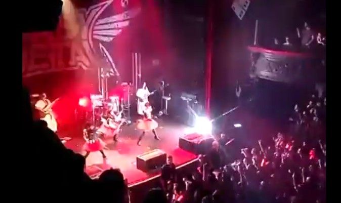 Yuimetalのヘドバンギャー とbabymetalフランス公演記事に入りきらなかった動画紹介death ベビーメタル Com