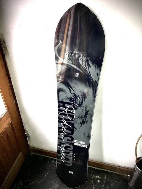 BC STREAMは生産効率よりも性能重視が理念のスノーボードMADE IN