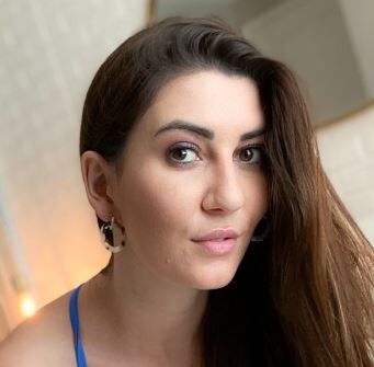 Everything About Amber Hahn, Her Wiki, Biography, Net Worth, Age and