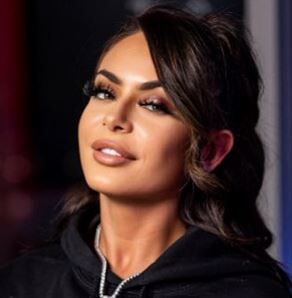 Kiki Klout Biography, Net Worth, Wiki and New Updates : F1 Clothes