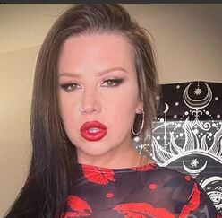 Sheridan Love Wiki, Biography, Net Worth, Age and Weight : F1 Clothes