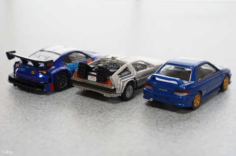 200705TomicaPU_DeLorean_Subarus_Rear