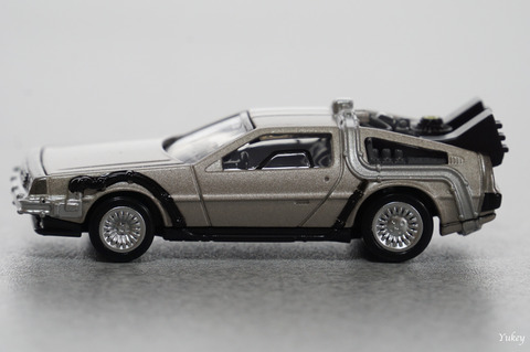 200705TomicaPU_DeLorean_Leftside